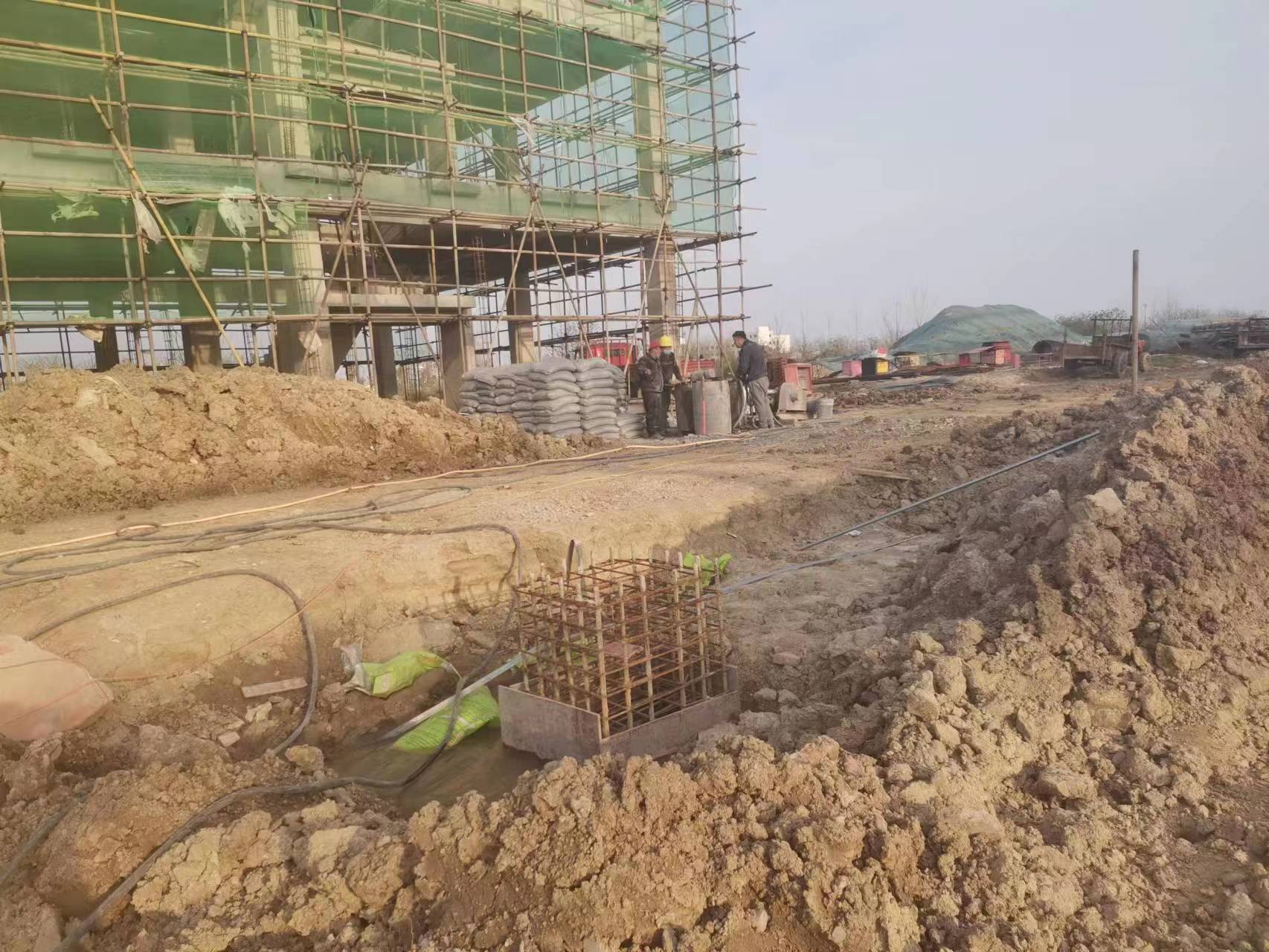 文圣当桥梁出现裂缝的时候应该及时加固修补